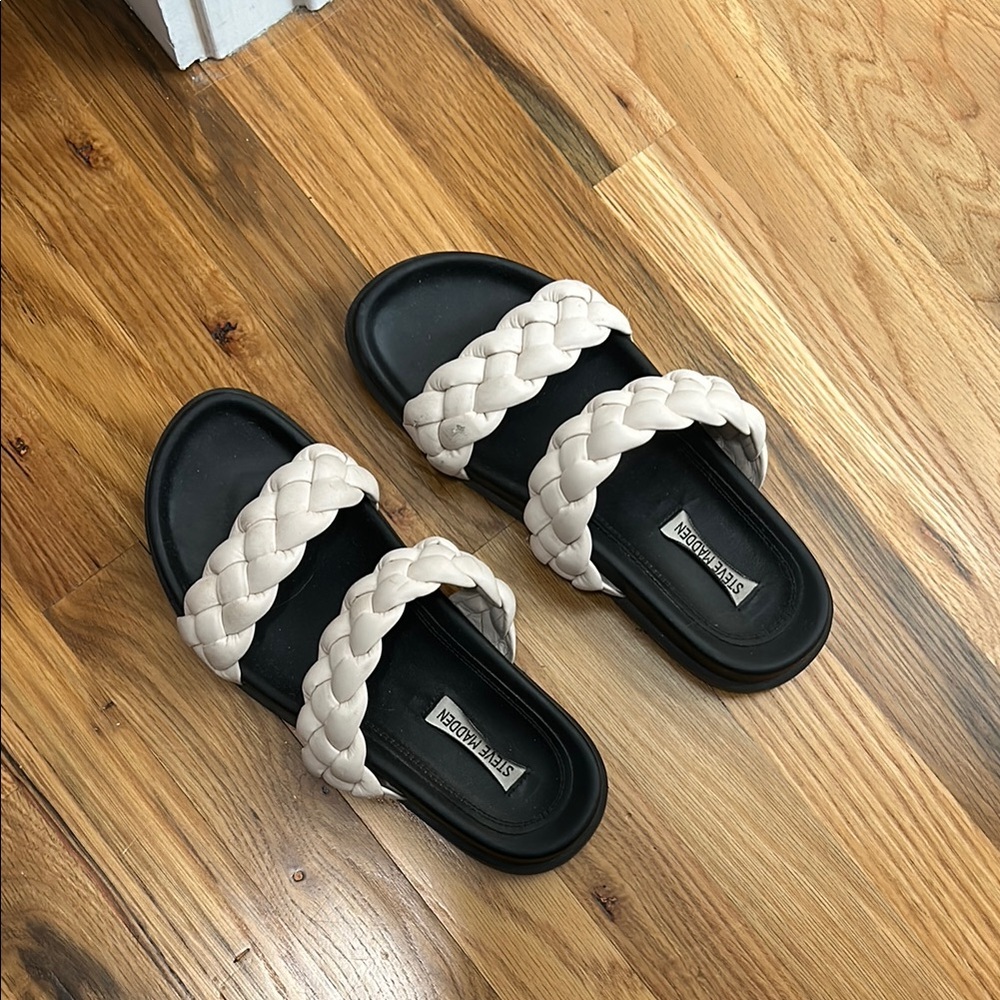 Steve Madden Black and Cream Slide Sandals